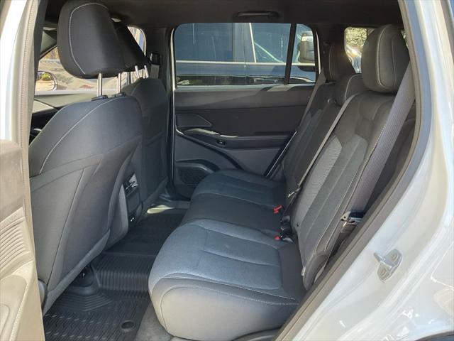 2026 Jeep Cherokee Laredo 4x4