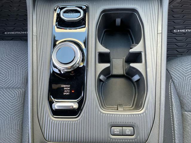 2026 Jeep Cherokee Laredo 4x4