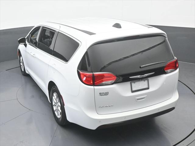 2026 Chrysler Voyager LX