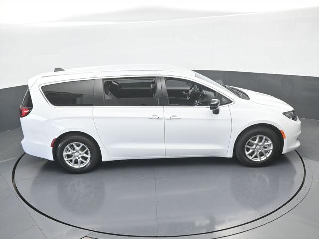 2026 Chrysler Voyager LX