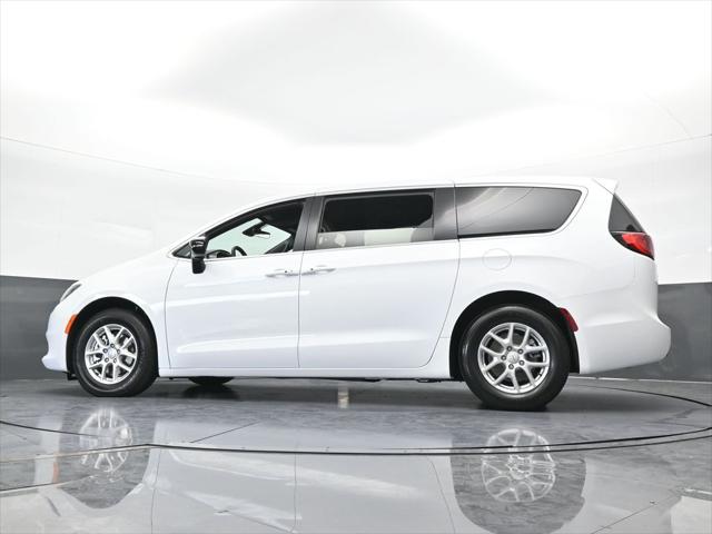 2026 Chrysler Voyager LX