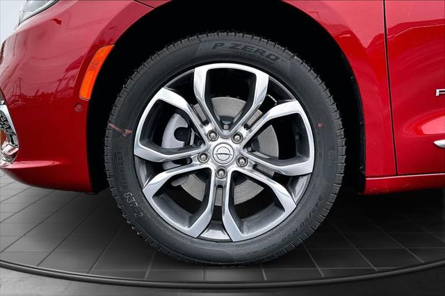 2026 Chrysler Pacifica Pinnacle AWD