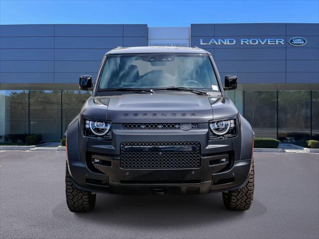 2026 Land Rover Defender P635 OCTA Black