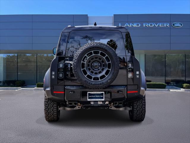 2026 Land Rover Defender P635 OCTA Black