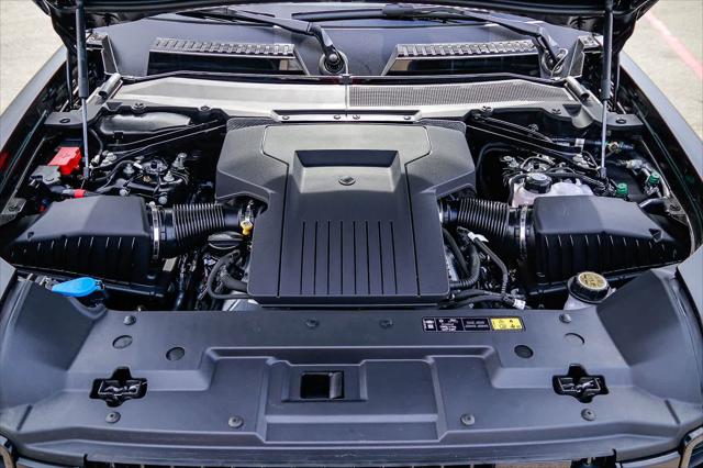 2026 Land Rover Defender P635 OCTA Black