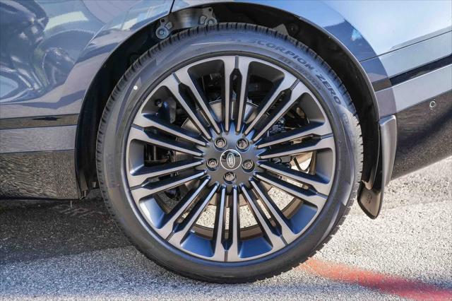 2026 Land Rover Range Rover Velar P250 Dynamic SE