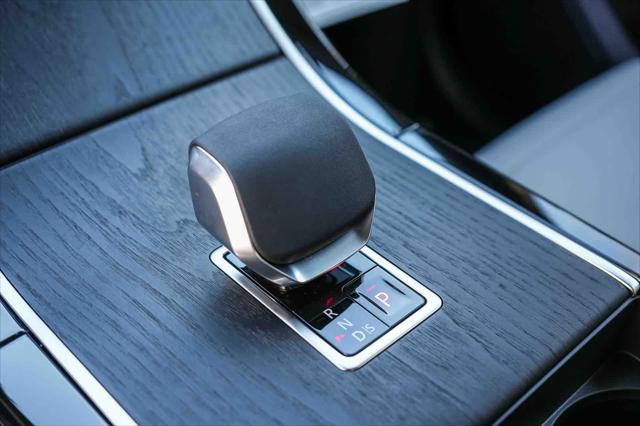 2026 Land Rover Range Rover Velar P250 Dynamic SE