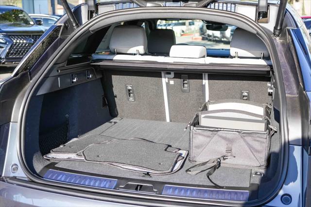 2026 Land Rover Range Rover Velar P250 Dynamic SE
