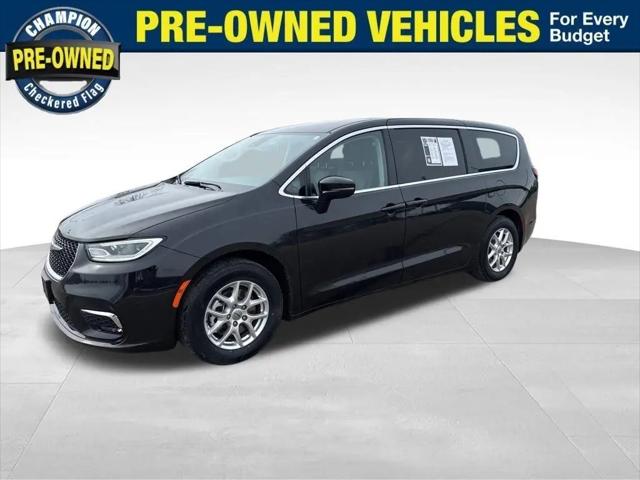 2024 Chrysler Pacifica Touring L for sale in Lansing, MI