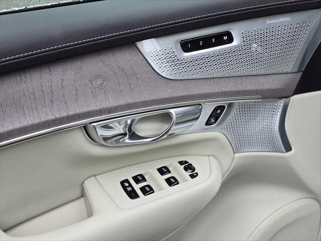 2026 Volvo XC90 Plug-In Hybrid Ultra, T8 AWD, Electric/Gasoline, Bright, 7 Seats