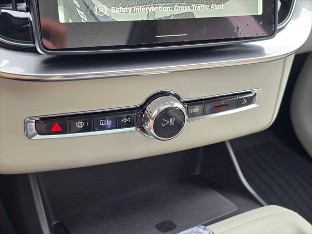 2026 Volvo XC90 Plug-In Hybrid Ultra, T8 AWD, Electric/Gasoline, Bright, 7 Seats