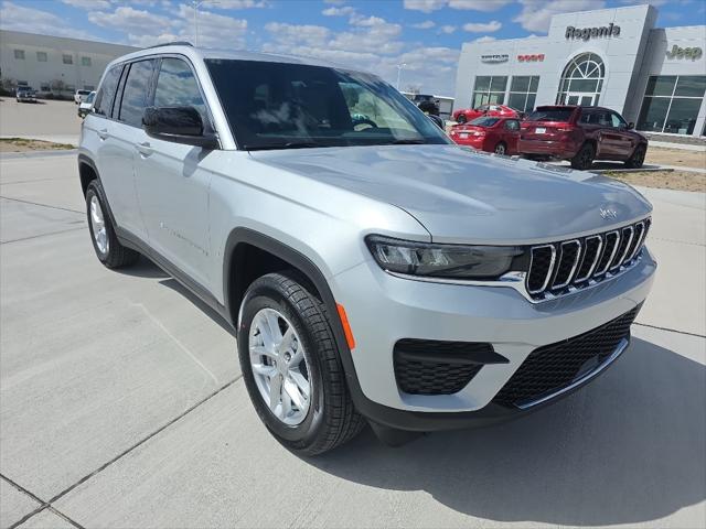 2026 Jeep Grand Cherokee GRAND CHEROKEE LAREDO X 4X4