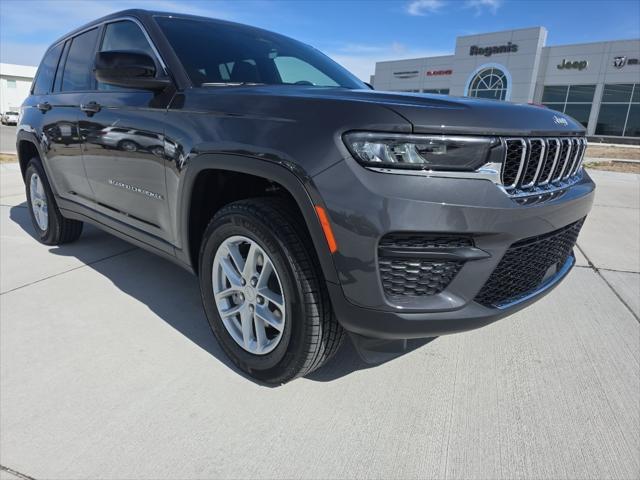 2026 Jeep Grand Cherokee GRAND CHEROKEE LAREDO X 4X4