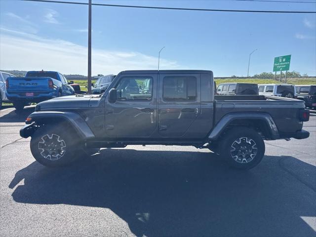 2026 Jeep Gladiator GLADIATOR SAHARA 4X4