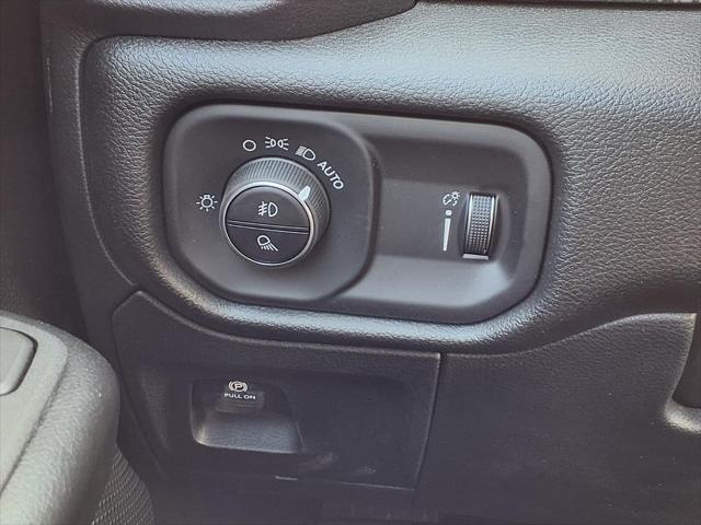 2026 Ram 1500 Express Crew Cab 4x4 5'7" Box