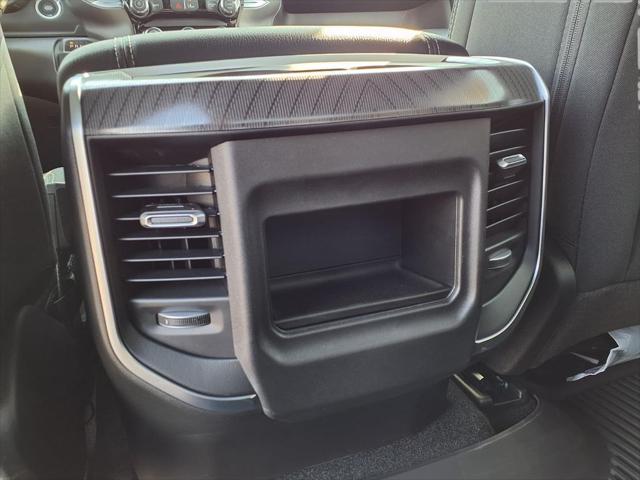 2026 Ram 1500 Express Crew Cab 4x4 5'7" Box