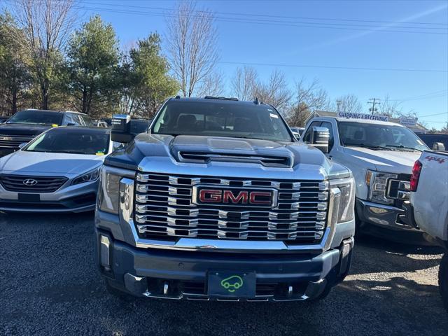 2024 GMC Sierra 2500HD 4WD Crew Cab Standard Bed Denali