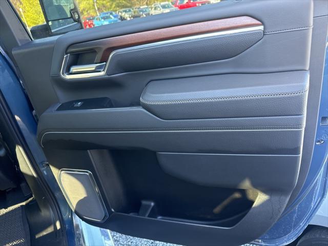 2024 GMC Sierra 2500HD 4WD Crew Cab Standard Bed Denali