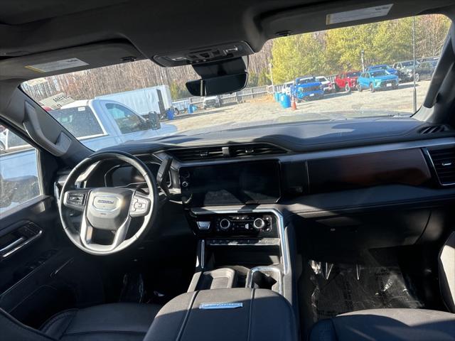 2024 GMC Sierra 2500HD 4WD Crew Cab Standard Bed Denali