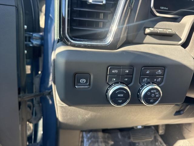 2024 GMC Sierra 2500HD 4WD Crew Cab Standard Bed Denali
