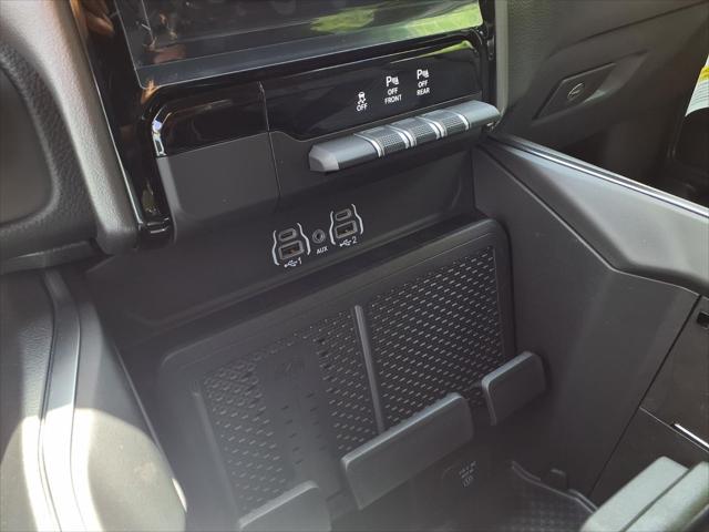 2026 Ram 1500 Lone Star Crew Cab 4x4 5'7" Box