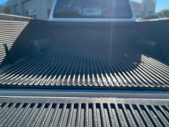 2000 Toyota Tundra SR5 V8
