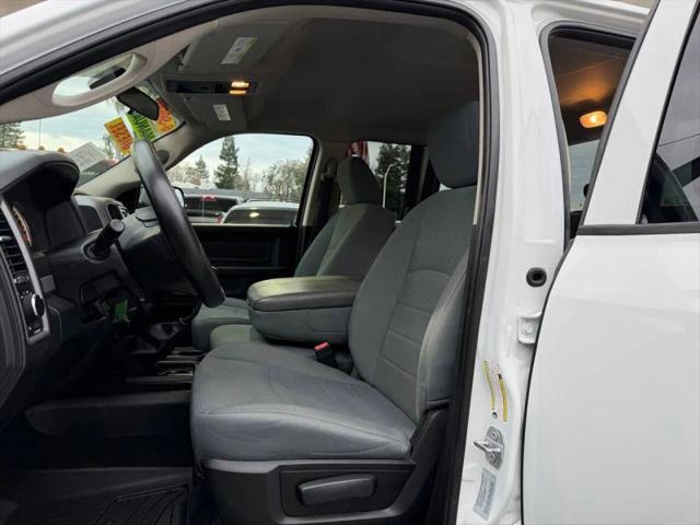 2017 Ram 3500 Tradesman Crew Cab 4x4 8' Box