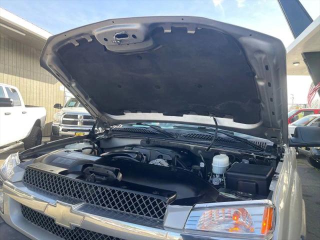 2005 Chevrolet Avalanche LS
