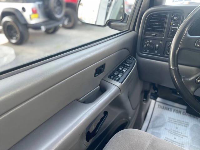 2005 Chevrolet Avalanche LS