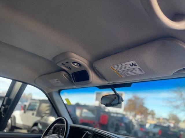 2005 Chevrolet Avalanche LS