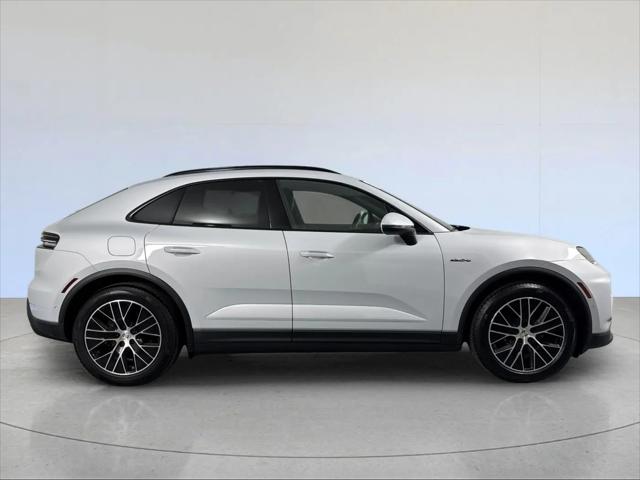 2025 Porsche Macan Electric 4