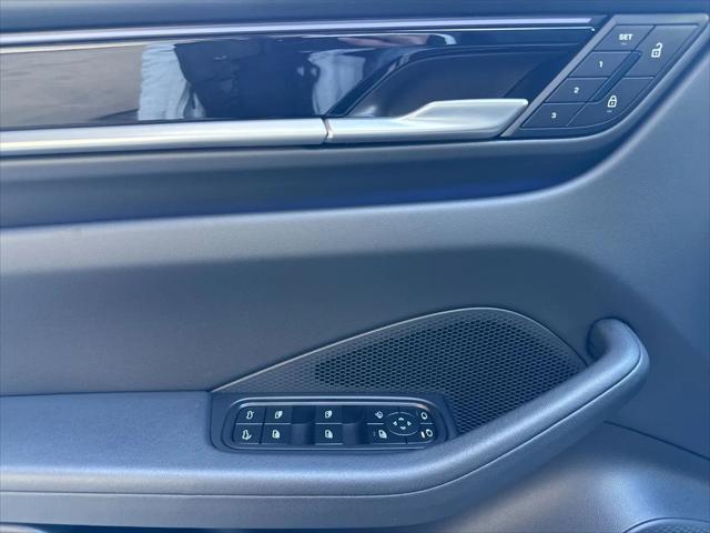 2025 Porsche Macan Electric 4