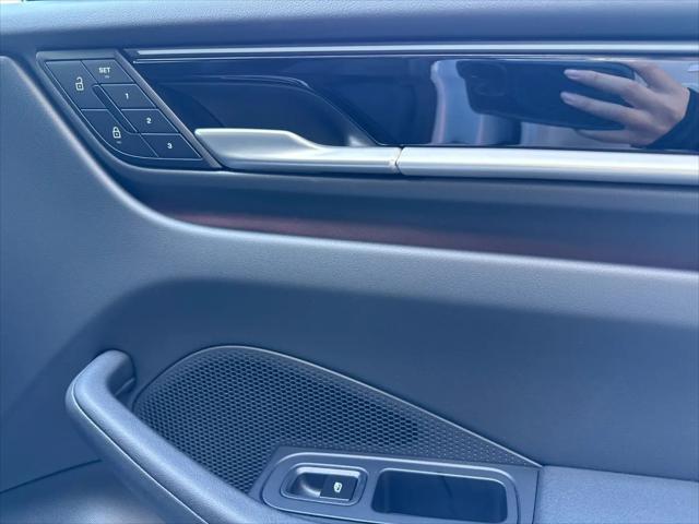 2025 Porsche Macan Electric 4