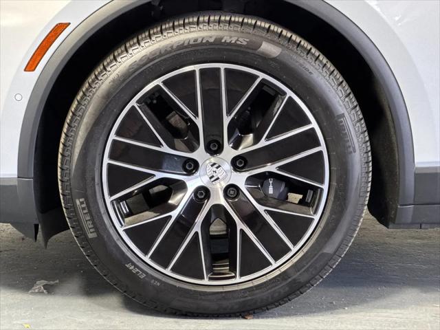 2025 Porsche Macan Electric 4