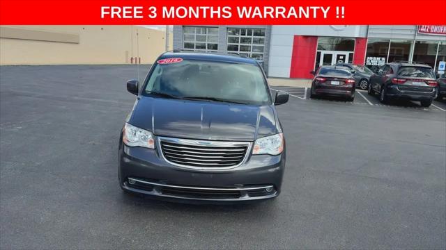 2016 Chrysler Town & Country Touring