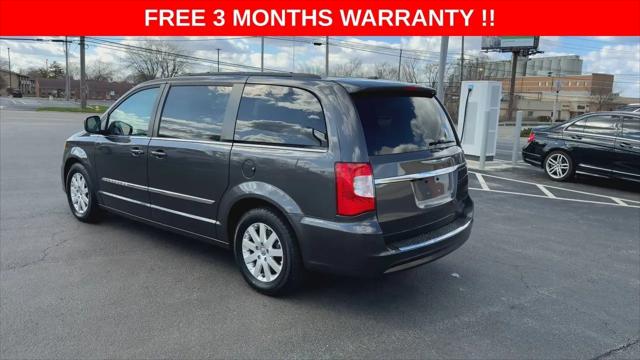 2016 Chrysler Town & Country Touring