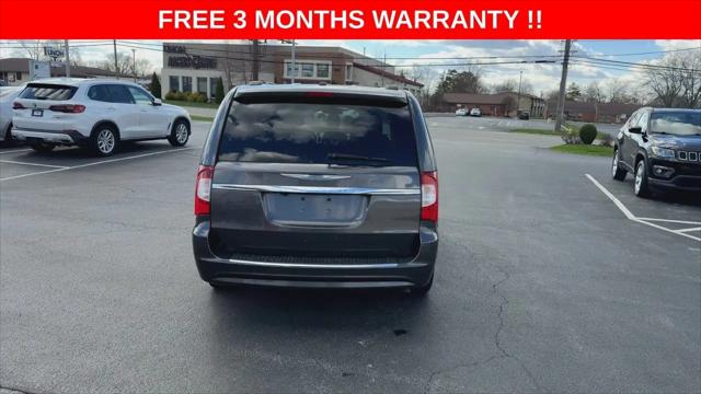 2016 Chrysler Town & Country Touring
