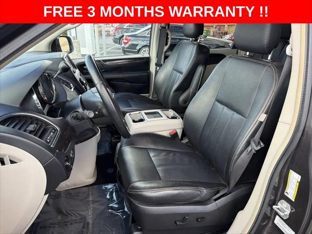 2016 Chrysler Town & Country Touring