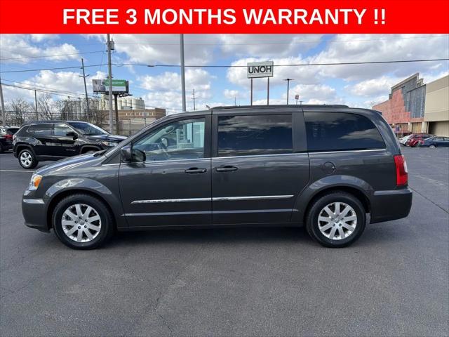 2016 Chrysler Town & Country Touring
