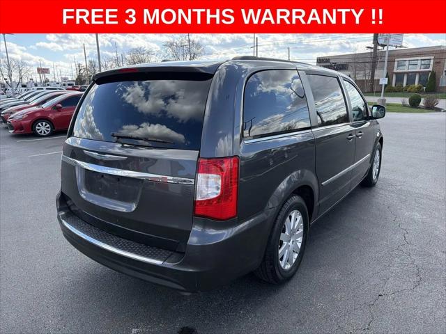 2016 Chrysler Town & Country Touring
