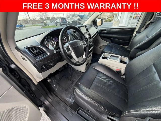 2016 Chrysler Town & Country Touring