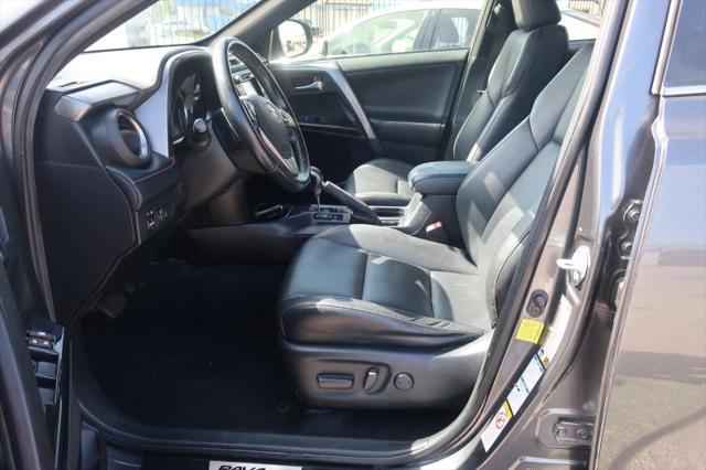 2017 Toyota RAV4 Hybrid SE