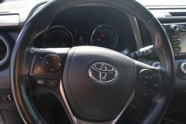 2017 Toyota RAV4 Hybrid SE