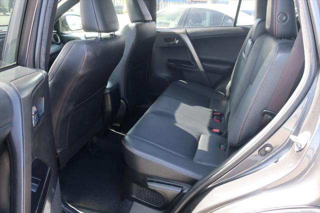 2017 Toyota RAV4 Hybrid SE