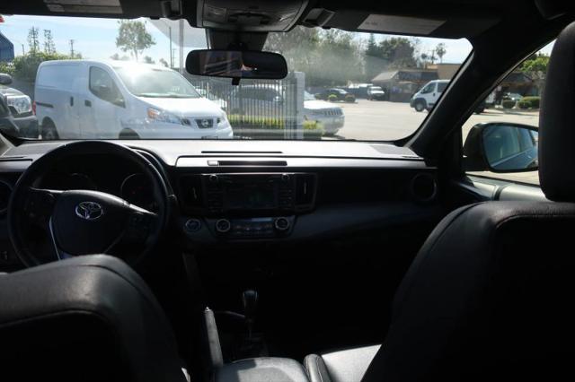2017 Toyota RAV4 Hybrid SE