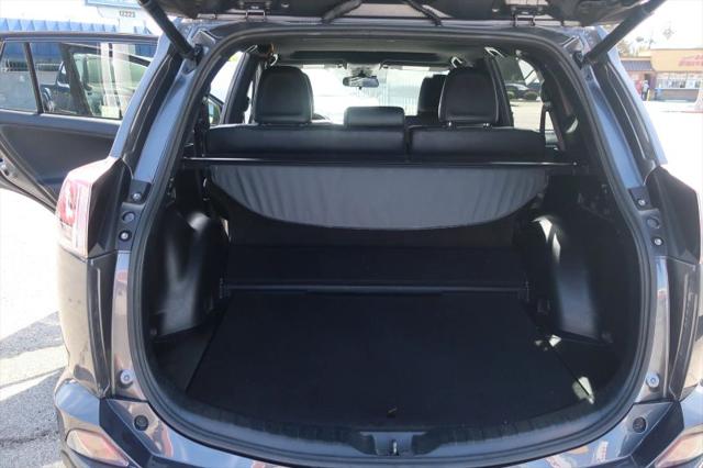 2017 Toyota RAV4 Hybrid SE