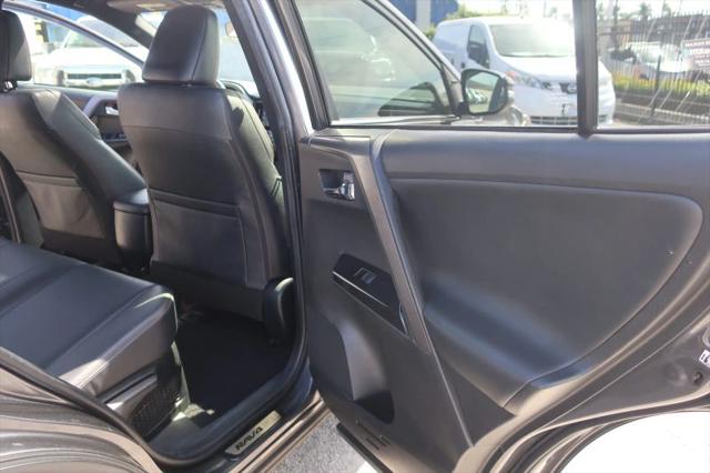 2017 Toyota RAV4 Hybrid SE