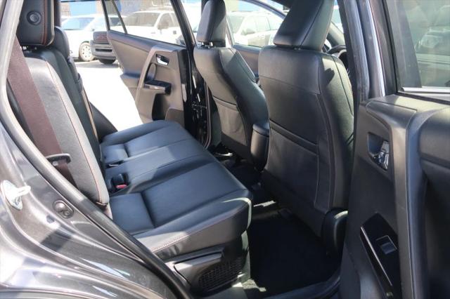2017 Toyota RAV4 Hybrid SE