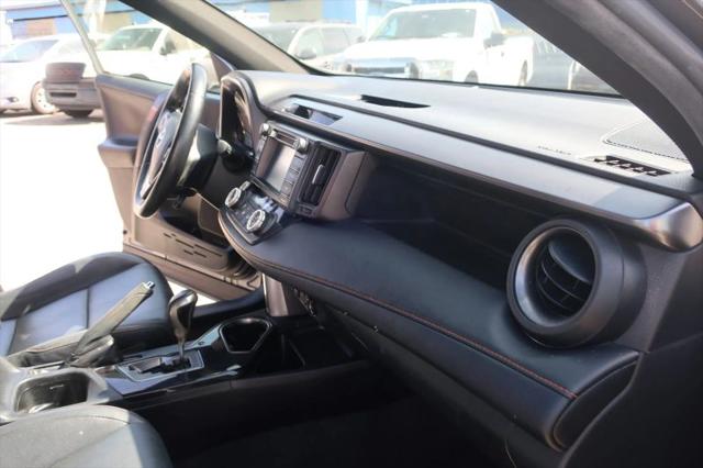 2017 Toyota RAV4 Hybrid SE