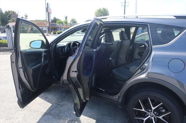 2017 Toyota RAV4 Hybrid SE